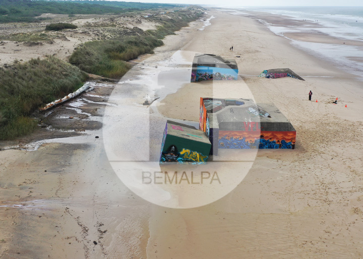 Bunkers de la plage de Vensac en Gironde Mur Atlantique Gironde